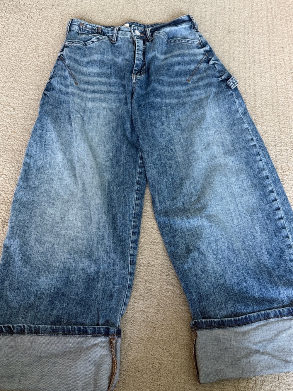 Pilcro Kaden Relaxed Barrel Leg Faded Blue Jeans